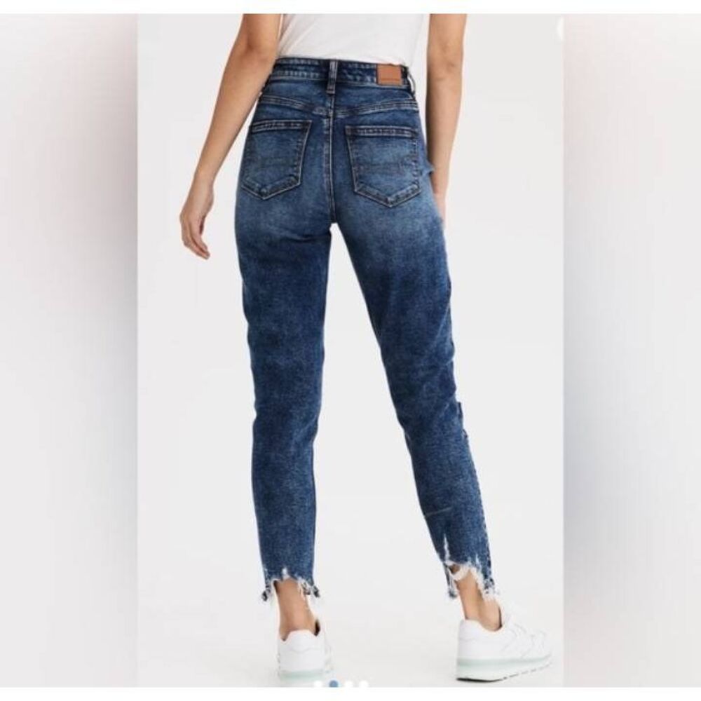 American eagle outfitters highest rise mom jeans distressed woman’s size 4 EUC